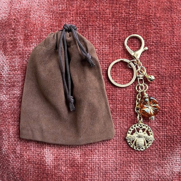 New LIKE A FLOWER TO A BEE Bag Charm Gold Tone 🐝 - Picture 3 of 7